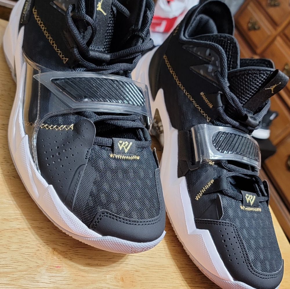 Jordans Why Not Zer0.3 men's size 13